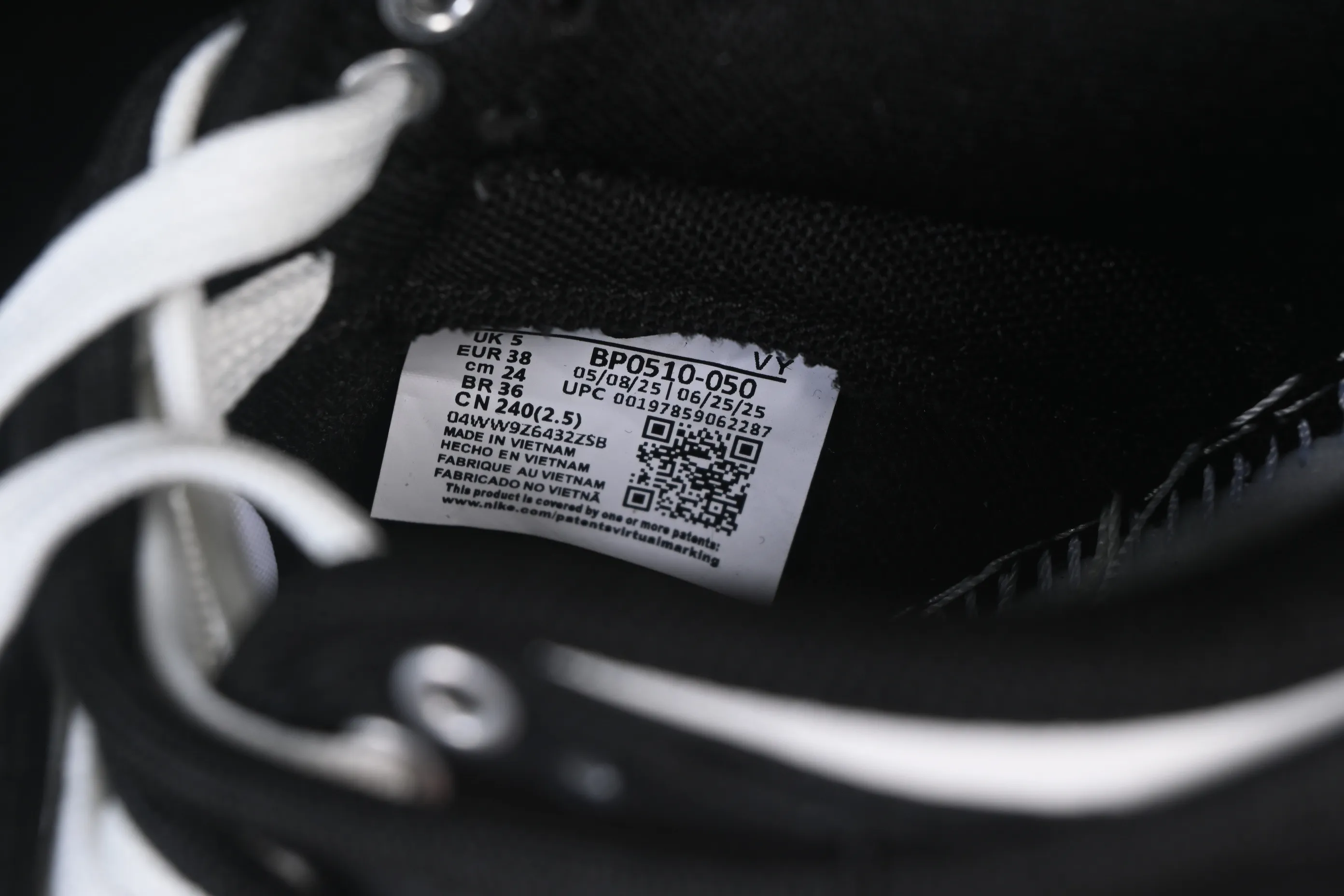 All Categories Nk SB Dunk Series Nk SB Dunk Low High-end Customized Low-top Shoes Nike SB Dunk Low "Just Do it" Valentine's Day Strap Anniversary High-end Customized Low-top Casual Shoes BP0510-050